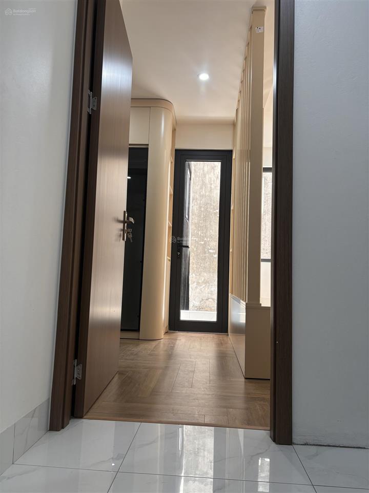 Nhà mới trục chính kinh doanh oto tránh đỗ