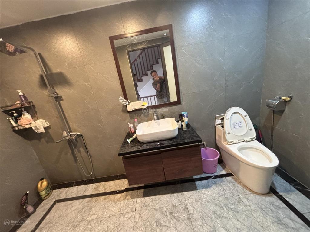 Nhà mới lô góc hưng đạo ngay trường học 4 tầng ô tô tránh đỗ  0977 327 ***