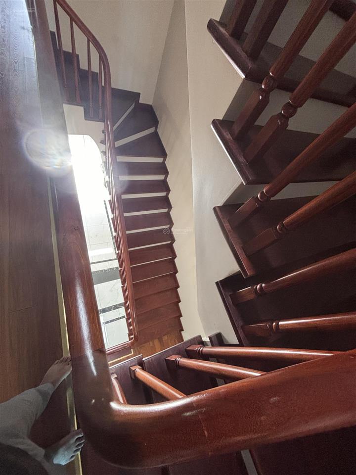 Nhà mới lô góc hưng đạo ngay trường học 4 tầng ô tô tránh đỗ  0977 327 ***