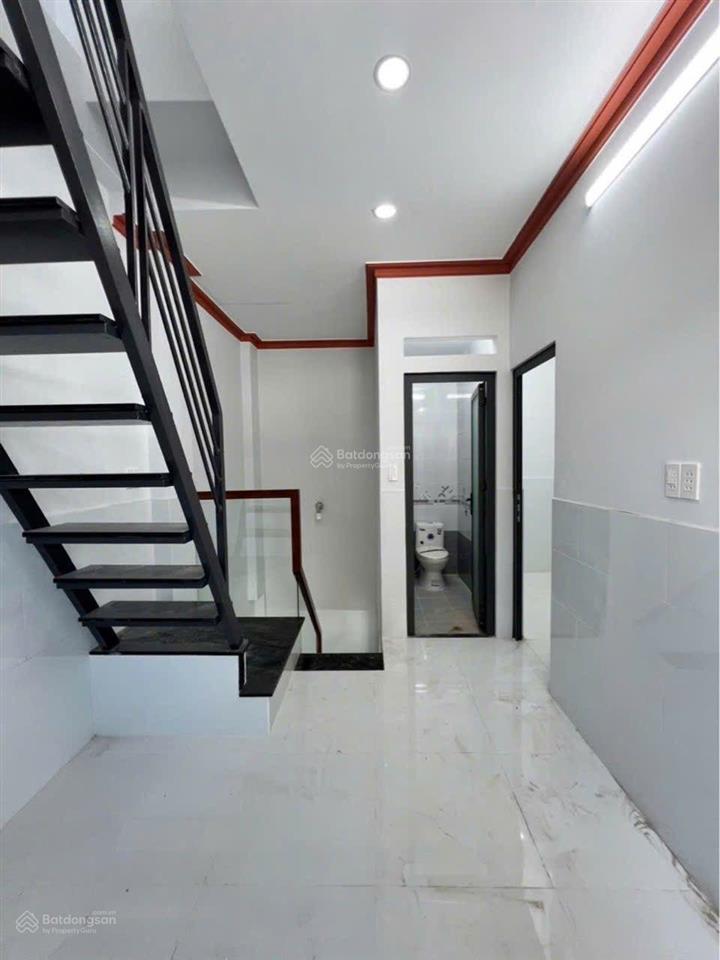 Bán nhà sửa mới đẹp ở liền 4 phòng ngủ, hẻm xe hơi, shr, chỉ 3.x gần cầu vĩnh mậu, đường bình đông