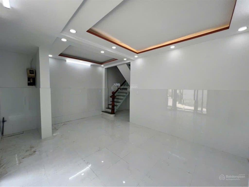 Bán nhà sửa mới đẹp ở liền 4 phòng ngủ, hẻm xe hơi, shr, chỉ 3.x gần cầu vĩnh mậu, đường bình đông