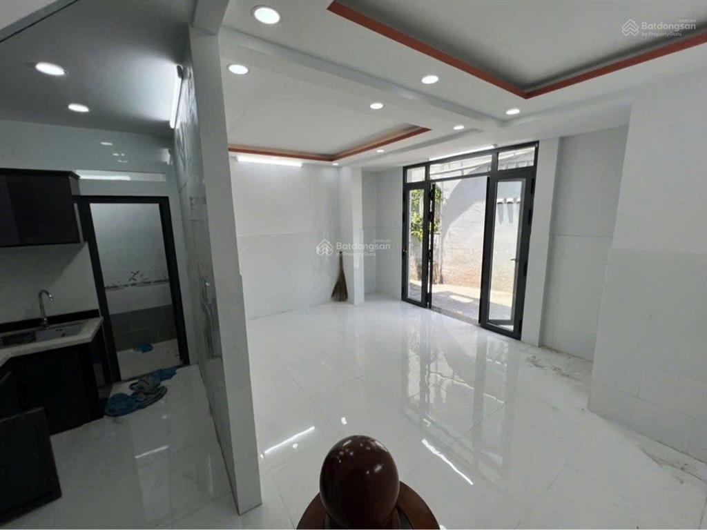 Bán nhà sửa mới đẹp ở liền 4 phòng ngủ, hẻm xe hơi, shr, chỉ 3.x gần cầu vĩnh mậu, đường bình đông