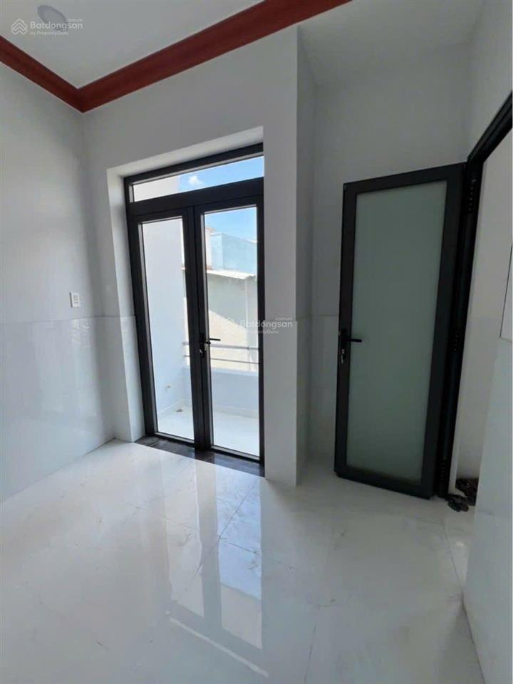 Bán nhà sửa mới đẹp ở liền 4 phòng ngủ, hẻm xe hơi, shr, chỉ 3.x gần cầu vĩnh mậu, đường bình đông