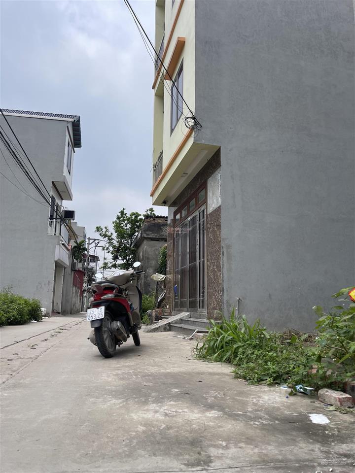 Tổ 9 ấp tre ô tô tránh nhau. vị trí đẹp cần bán gấp giá 3 tỷ nhỏ