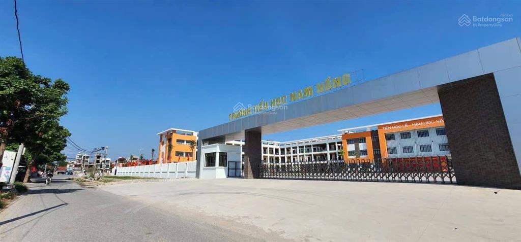 Đoài nam hồngđông anhhn
s=48.5m ful thổ cư
đường thông ô tô
cạnh bìa làng
400m đườn