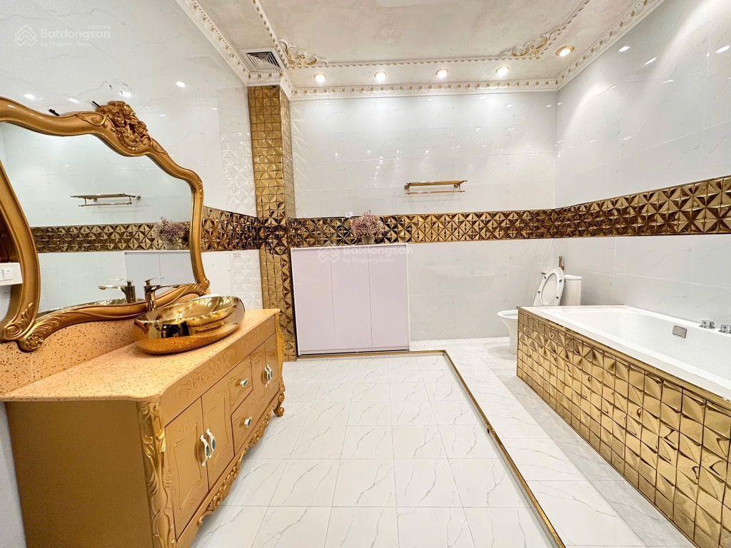 Mặt phố mai anh tuấn  mặt hồ hoàng cầu  50m2  6t thang máy  30 tỷ
