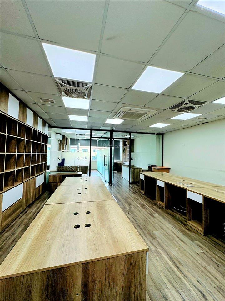 Chủ mót bánmặt phố cầu giấynhà 8 tầng thang máy2 mặt phố thoángmt6.3m dòng tiền cho thuê đỉnh