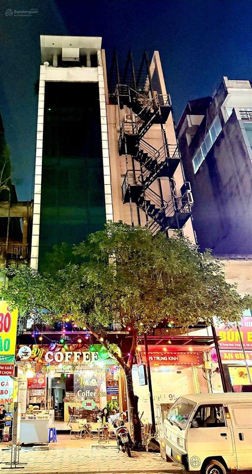 Mặt phố trung kínhcầu giấy 133m27 tầng thang máyvỉa hè rộng2 mtkinh doanhkhông dính qh