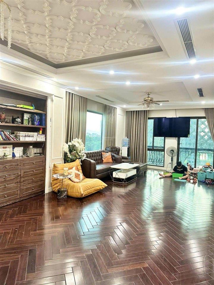 Tuyệt tác mặt phố trần vỹ cầu giấy130mtoà văn phòngkết hợp ở bể bơi vô cựcsân vườn bbq