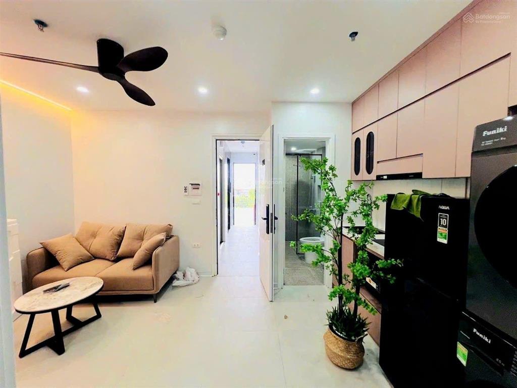 Mặt phố nguyễn đình hoàn  cầu giấy  73m2  9t thang máy  4.5m mt  hầm ô tô  dòng tiền 200t
