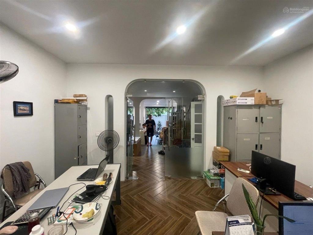 Mặt phố đặng tiến đông  đống đa  hồ hoàng cầu  86m2  5t  mặt tiền bề thế 5.4m  dt 40tr/ tháng