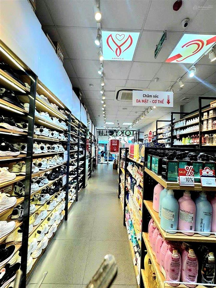 Hàng khủngmặt phố cầu giấy67m25t thang máylô góckinh doanhsổ đỏ hoa khôidòng tiền 1.3 tỷ/năm