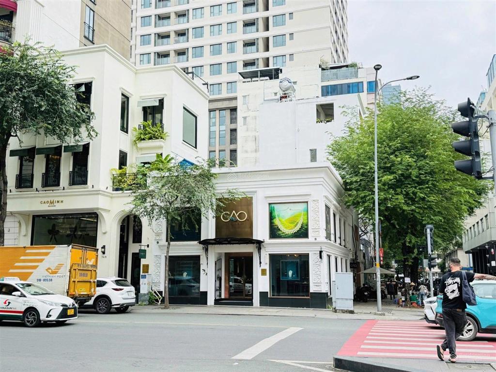 Cho thuê nhà góc 2mt hai bà trưng q1 đối diện park hyatt vị trí lõi tt 450tr