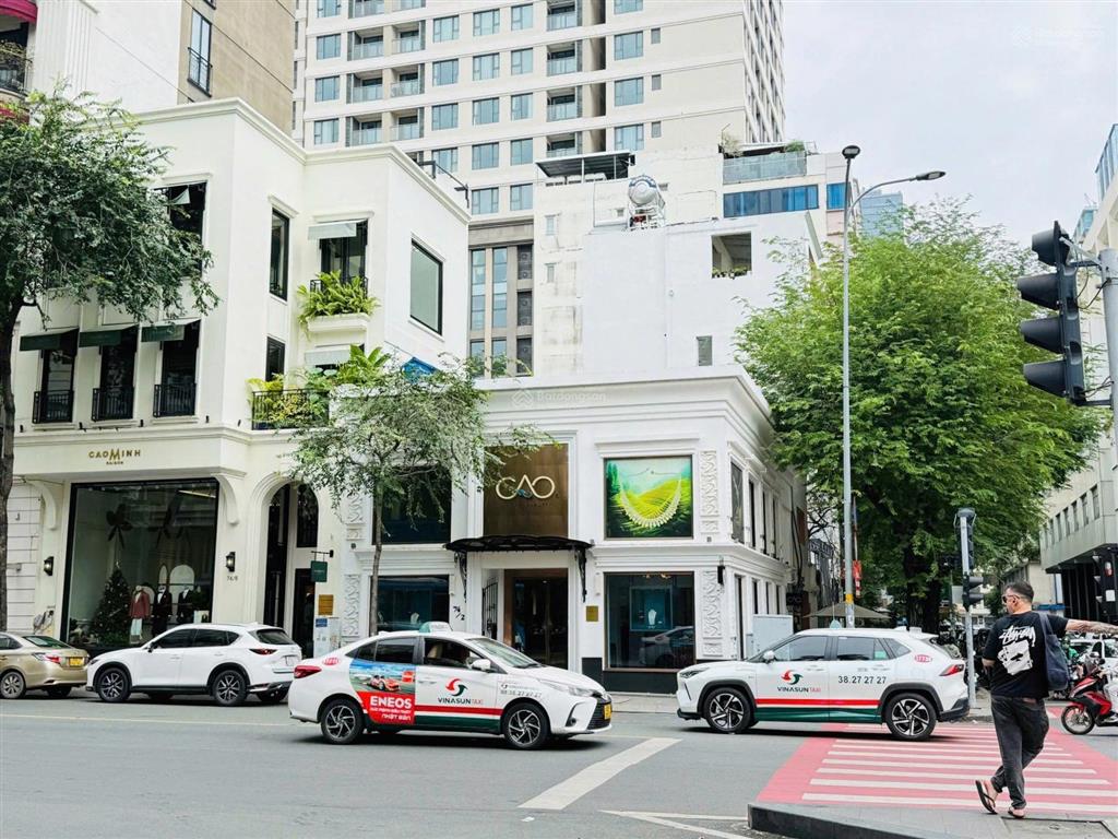 Cho thuê nhà góc 2mt hai bà trưng q1 đối diện park hyatt vị trí lõi tt 450tr