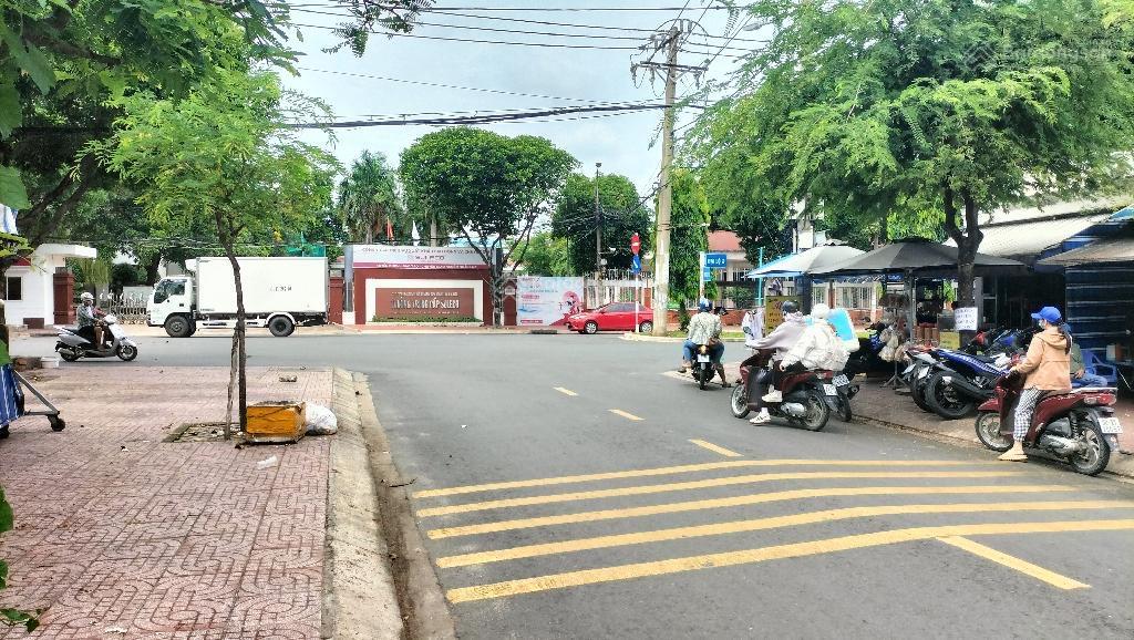 Nhà mtkd, phước bình, 122m2, đường 16m, gpxd 5 tầng, gần global city, nhỉnh 8 tỷ