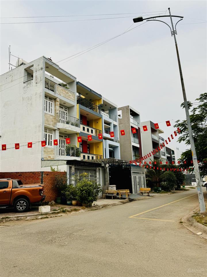 Lô đất 110m2, ngang 5m, đối diện công viên lê văn thịnh, bình trưng tây q2, nhỉnh 10.5 tỷ