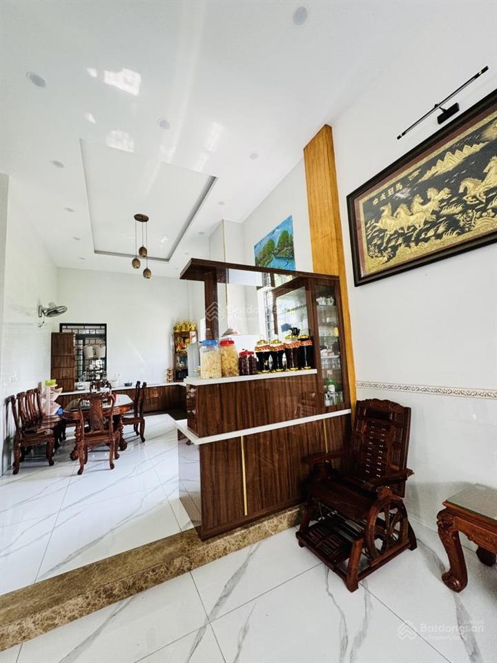 Nhà 3 tầng, lê văn việt, 125m2, ngang 5m, hẻm xe hơi 6m, đẹp, ở ngay, nhỉnh 7 tỷ