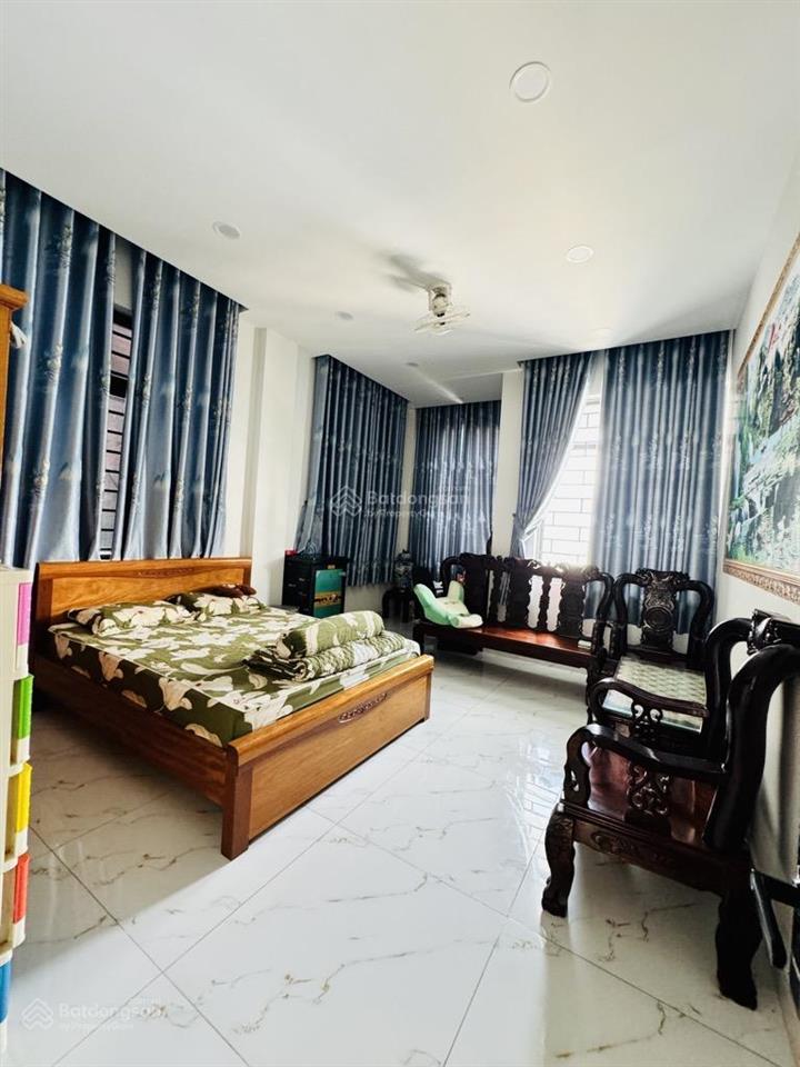 Nhà 3 tầng, lê văn việt, 125m2, ngang 5m, hẻm xe hơi 6m, đẹp, ở ngay, nhỉnh 7 tỷ