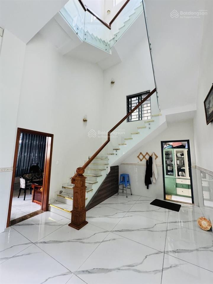 Nhà 3 tầng, lê văn việt, 125m2, ngang 5m, hẻm xe hơi 6m, đẹp, ở ngay, nhỉnh 7 tỷ