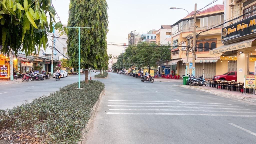 Mặt tiền đại lộ 2, phước bình, 106m2, gpxd 6 tầng, nhỉnh 12 tỷ