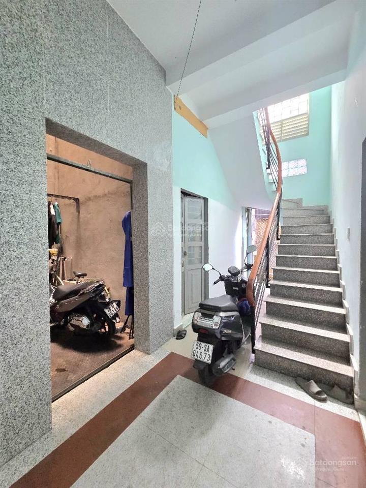 Toà nhà 5 tầng, 20 chdv ngay phạm văn đồng, doanh thu gần 1 tỷ/ năm, chỉ 13.5 tỷ