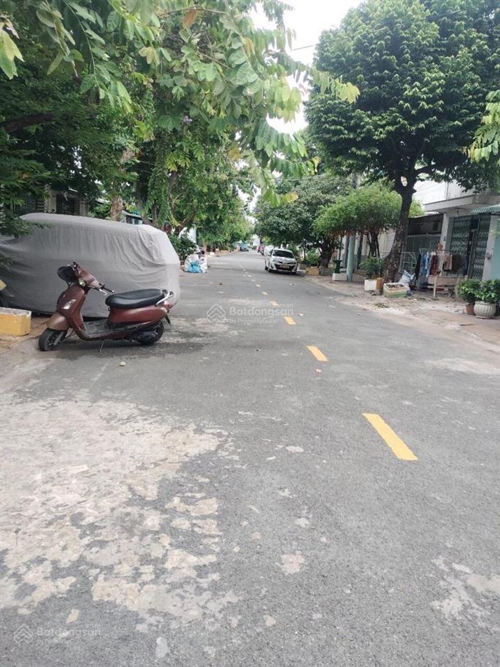 Nhà mặt tiền đường, phước bình, 2 tầng 100m2, xe hơi đậu ngày đêm, nhỉnh 9 tỷ