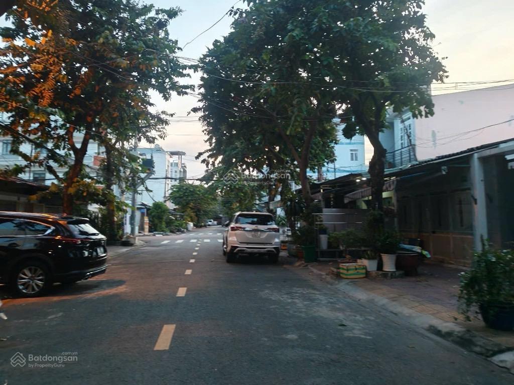Nhà mặt tiền đường, phước bình, 2 tầng 100m2, xe hơi đậu ngày đêm, nhỉnh 9 tỷ