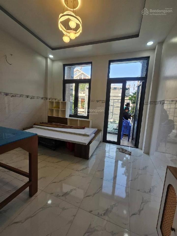 Nhà mặt tiền đường, phước bình, 2 tầng 100m2, xe hơi đậu ngày đêm, nhỉnh 9 tỷ