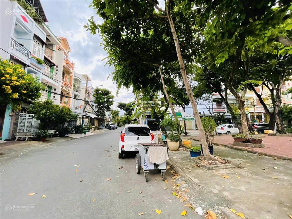 Nhà ngay chợ phước bình, 92m2, ngang 4.5m nở hậu, dòng tiền thuê 14tr, nhỉnh 7 tỷ