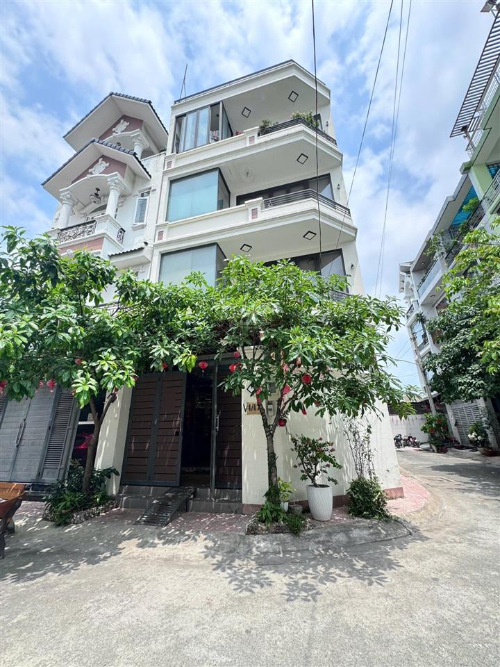 Bán biệt thự mini góc 2 mặt tiền quốc lộ 13, gần vạn phúccó thang máytặng nội thất cao cấp12,5 tỷ