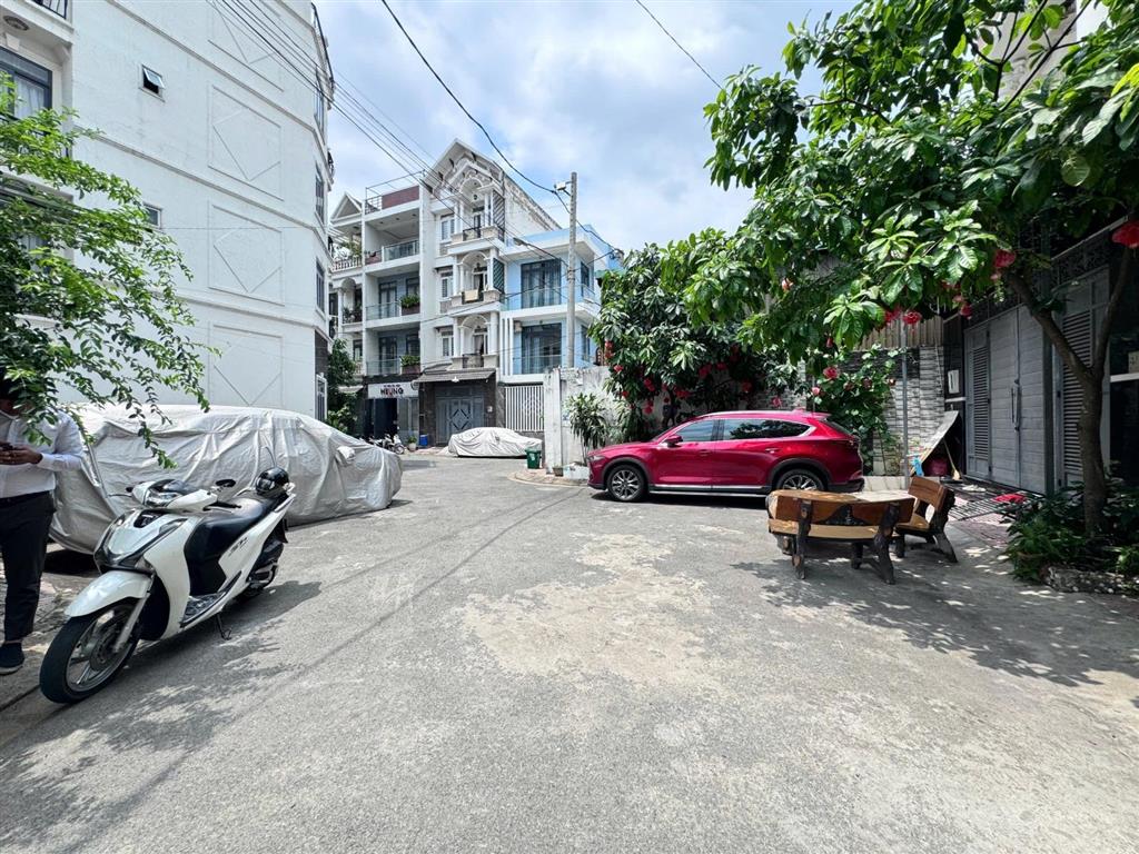 Bán biệt thự mini góc 2 mặt tiền quốc lộ 13, gần vạn phúccó thang máytặng nội thất cao cấp12,5 tỷ