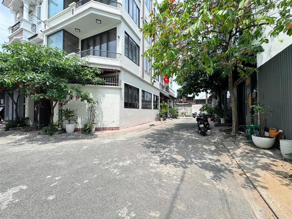 Bán biệt thự mini góc 2 mặt tiền quốc lộ 13, gần vạn phúccó thang máytặng nội thất cao cấp12,5 tỷ