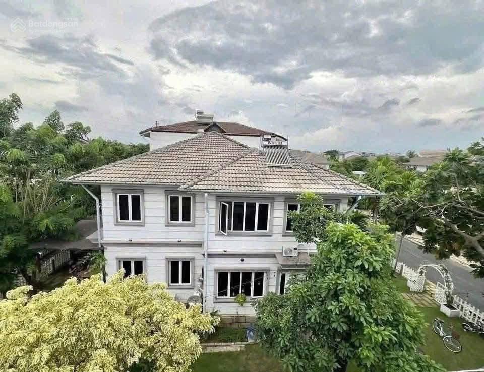 Kẹt tiền bán gấp biệt thự garden homes siêu phẩm 3 mặt tiền gần sông sài gòn  kế vạn phúc