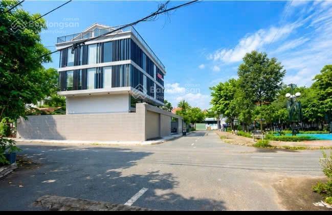 Kẹt tiền bán gấp biệt thự garden homes siêu phẩm 3 mặt tiền gần sông sài gòn  kế vạn phúc