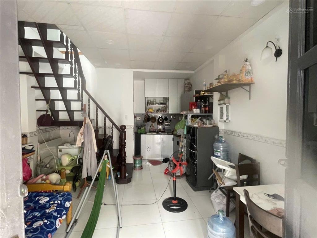 Bán gấp nhà 2 tầng hiệp bình chánh thủ đức,gần gigamal phạm văn đồng,30m2,giá 3,8 tỷ, sổ hồng riêng
