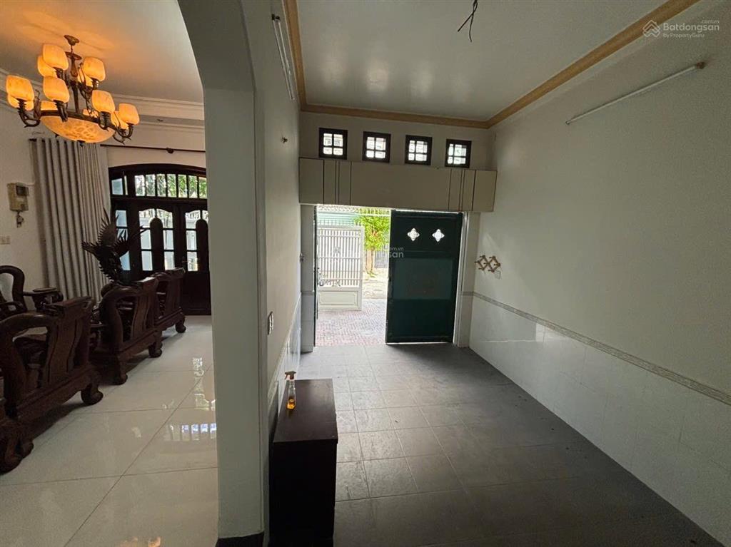 Cho thuê nhà khu bên sông  gigamall, 8mx16m 1 trệt 2 lầu, garage xe hơi, 25tr.