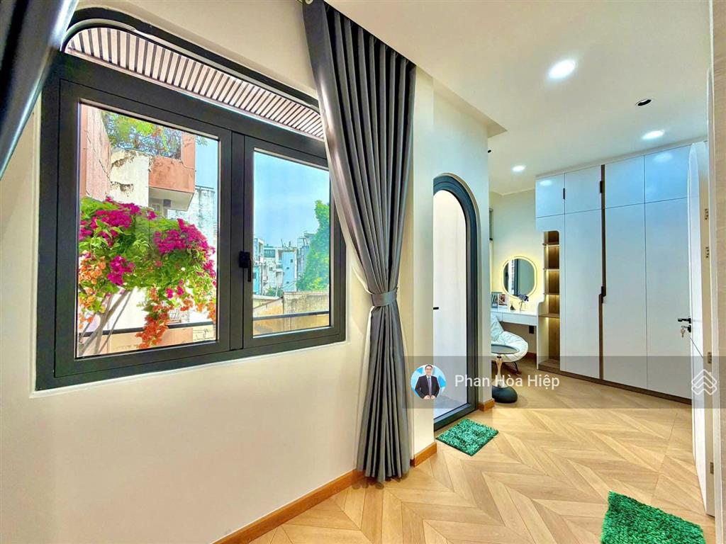 Nhà mới đẹp ngay chợ phú lâm, 70m2, 4 tầng btct,4 pn 5wc, hẻm thông xe hơi tới nhà,khu dân trí cao