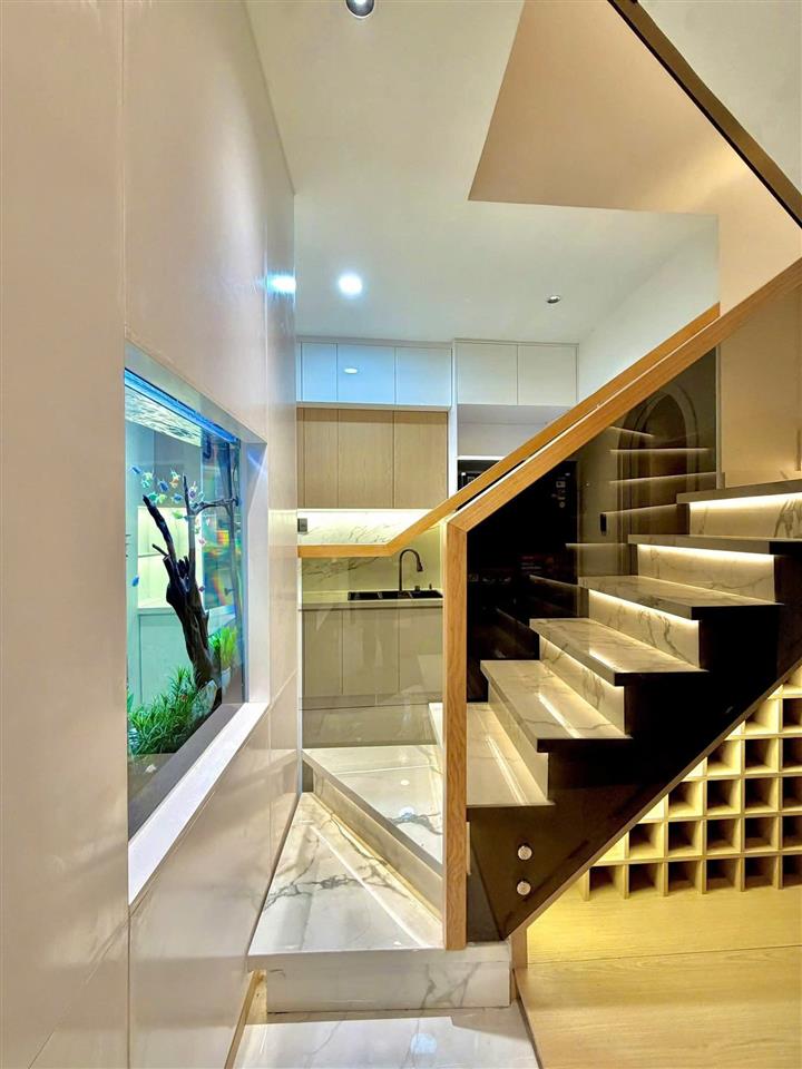 Nhà mới đẹp ngay chợ phú lâm, 70m2, 4 tầng btct,4 pn 5wc, hẻm thông xe hơi tới nhà,khu dân trí cao
