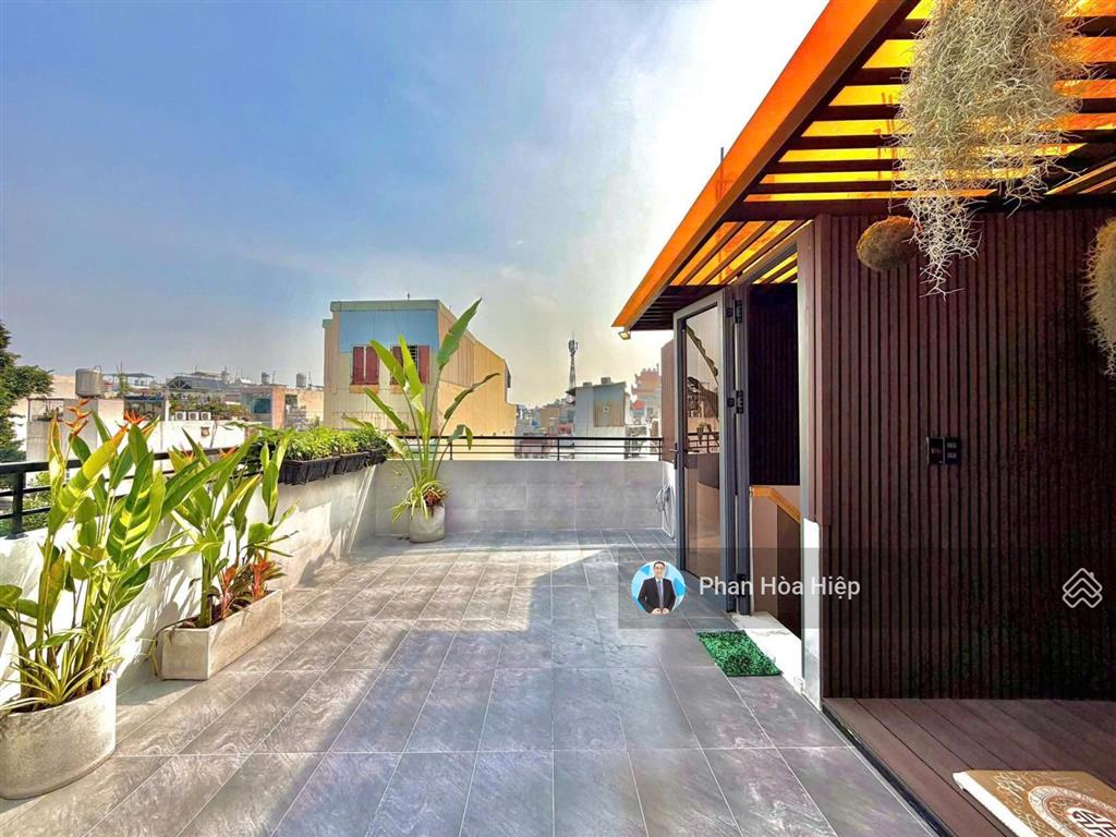 Nhà mới đẹp ngay chợ phú lâm, 70m2, 4 tầng btct,4 pn 5wc, hẻm thông xe hơi tới nhà,khu dân trí cao
