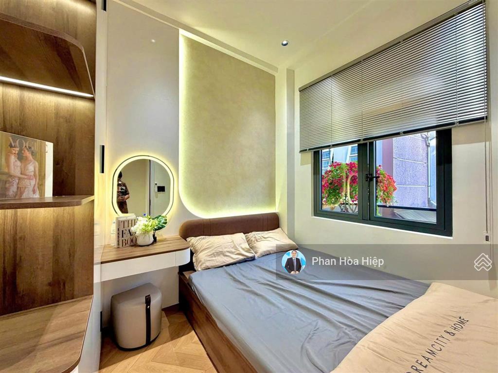 Nhà mới đẹp ngay chợ phú lâm, 70m2, 4 tầng btct,4 pn 5wc, hẻm thông xe hơi tới nhà,khu dân trí cao