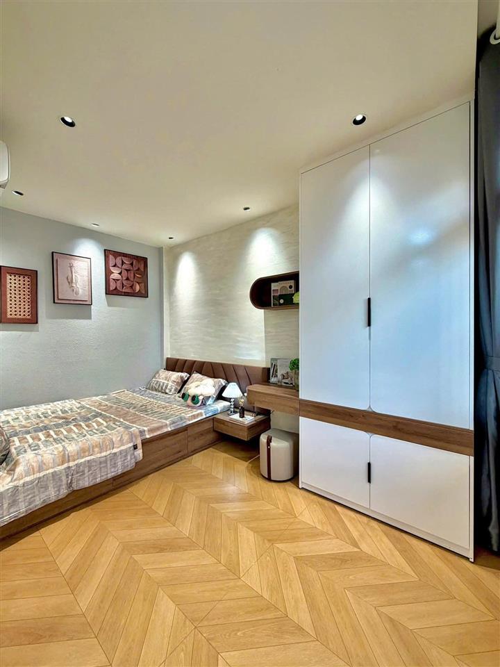 Nhà mới đẹp ngay chợ phú lâm, 70m2, 4 tầng btct,4 pn 5wc, hẻm thông xe hơi tới nhà,khu dân trí cao