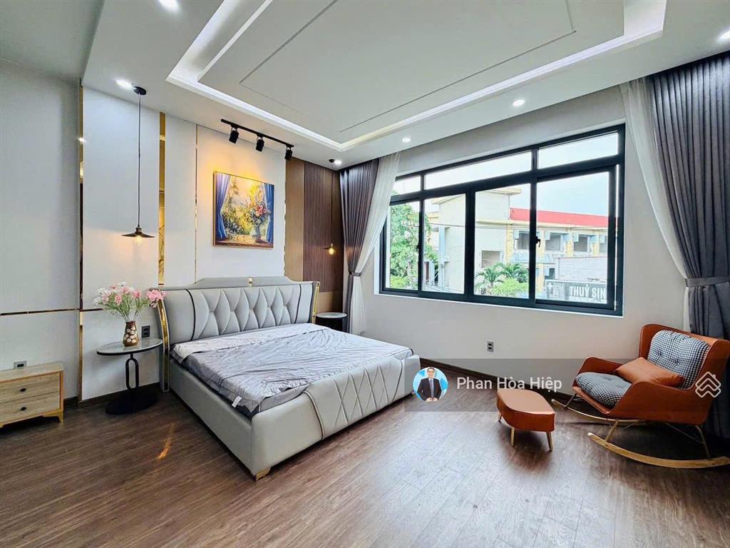Bán gấp nhà hẻm xe hơi 5m hậu giang 77m2, 3 tầng btct 4pn 3wc, 3 căn ra mặt tiền, sổ riêng