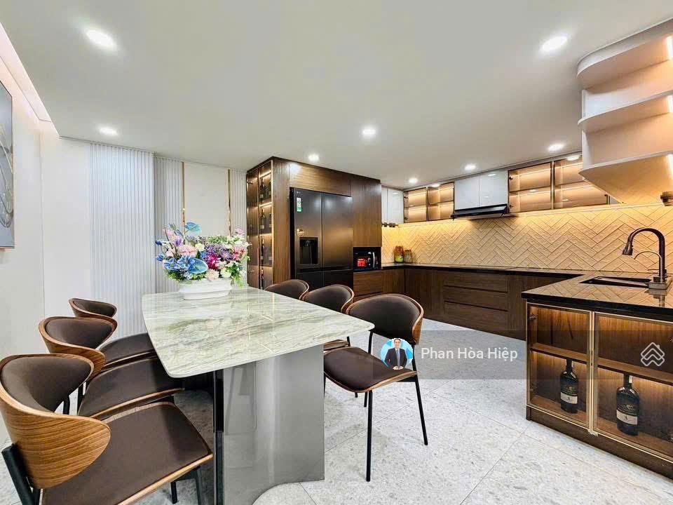 Bán gấp nhà hẻm xe hơi 5m hậu giang 77m2, 3 tầng btct 4pn 3wc, 3 căn ra mặt tiền, sổ riêng