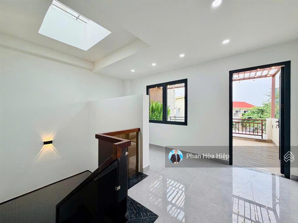 Bán gấp nhà hẻm xe hơi 5m hậu giang 77m2, 3 tầng btct 4pn 3wc, 3 căn ra mặt tiền, sổ riêng