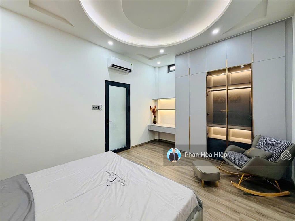 Bán gấp nhà hẻm xe hơi 5m hậu giang 77m2, 3 tầng btct 4pn 3wc, 3 căn ra mặt tiền, sổ riêng