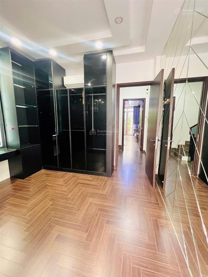 Kẹt tiền bán gấp nhà hxh phan văn khoẻ, 52m2, 4 tầng btct, 4pn gần cc lucky, chợ kim biên, giáp q5