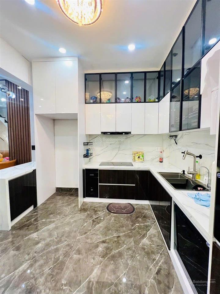 Kẹt tiền bán gấp nhà hxh phan văn khoẻ, 52m2, 4 tầng btct, 4pn gần cc lucky, chợ kim biên, giáp q5