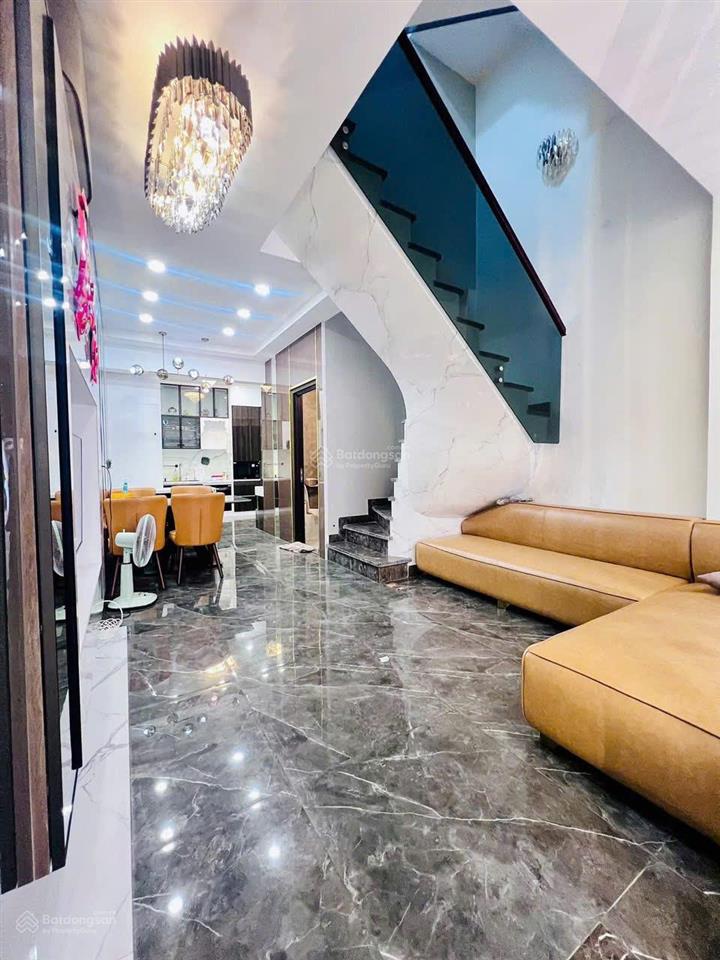 Kẹt tiền bán gấp nhà hxh phan văn khoẻ, 52m2, 4 tầng btct, 4pn gần cc lucky, chợ kim biên, giáp q5