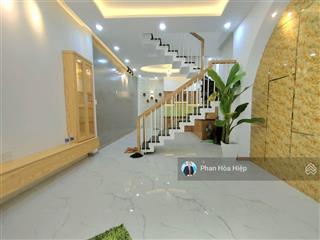 Chính chủ bán gấp hxh nguyễn văn luông, 4 x 11 , 3 tầng btct, 4 pn 4 wc liền kề võ văn kiệt.