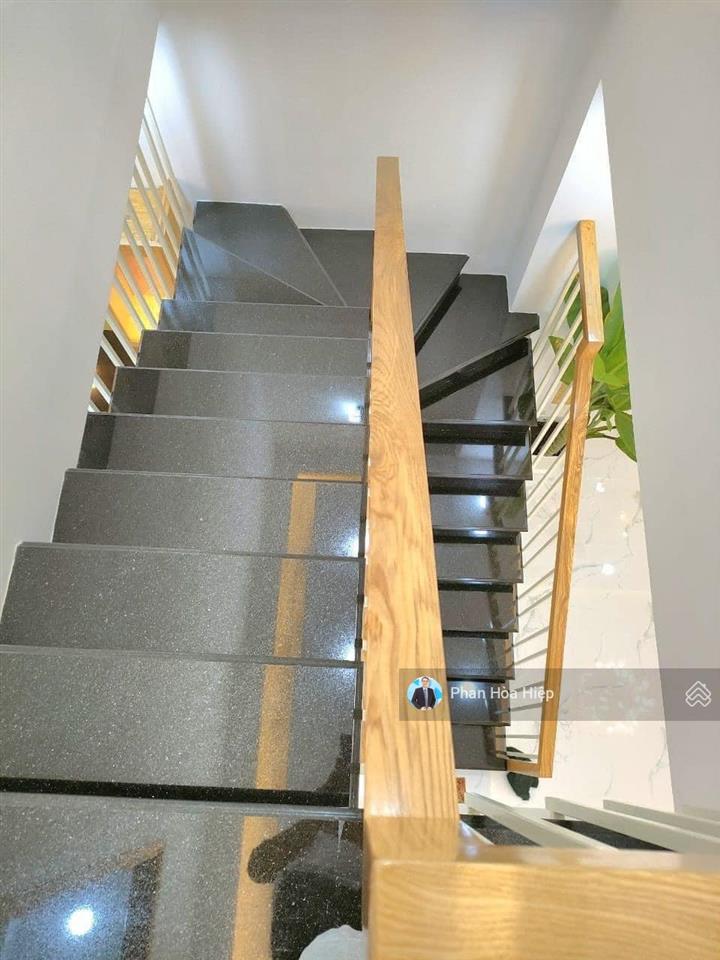 Chính chủ bán gấp hxh nguyễn văn luông, 4 x 11 , 3 tầng btct, 4 pn 4 wc liền kề võ văn kiệt.